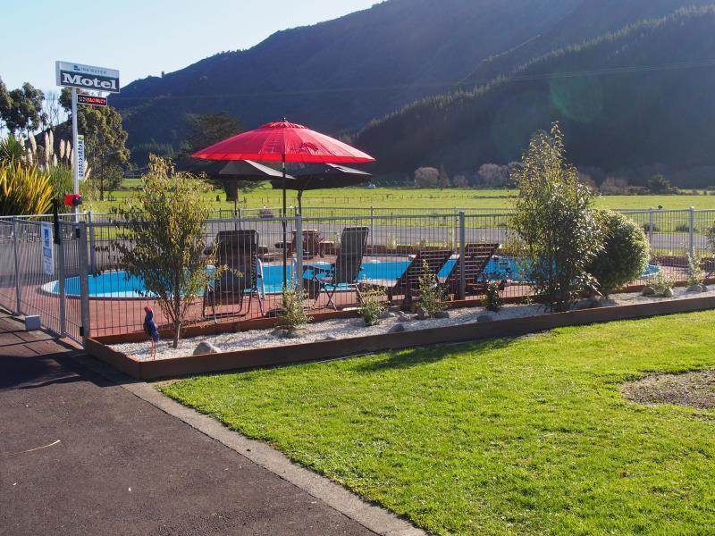 Linkwater Motel And Backpackers Esterno foto