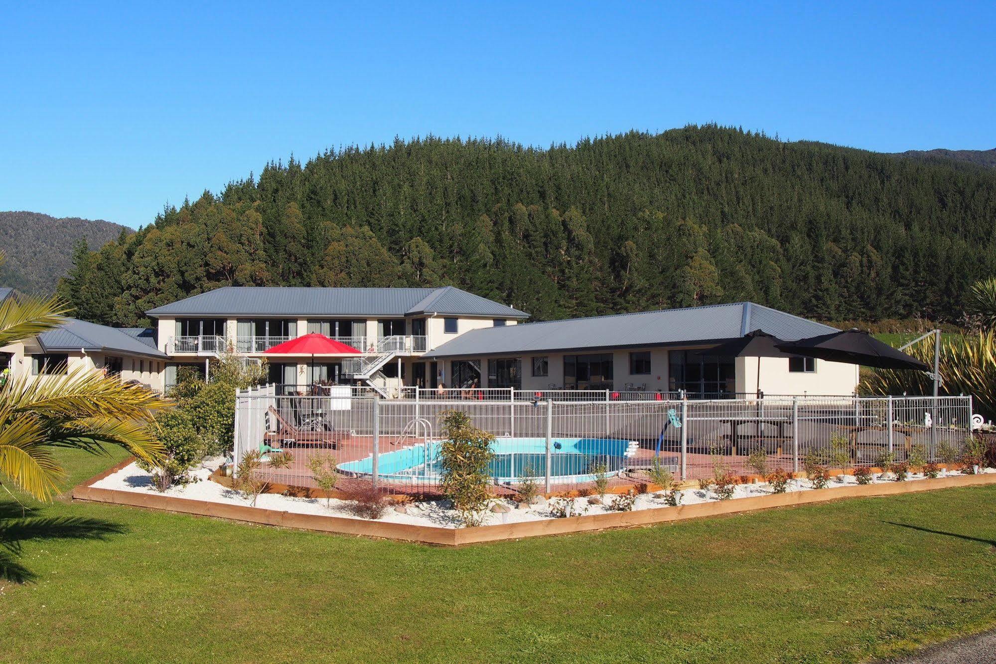 Linkwater Motel And Backpackers Esterno foto