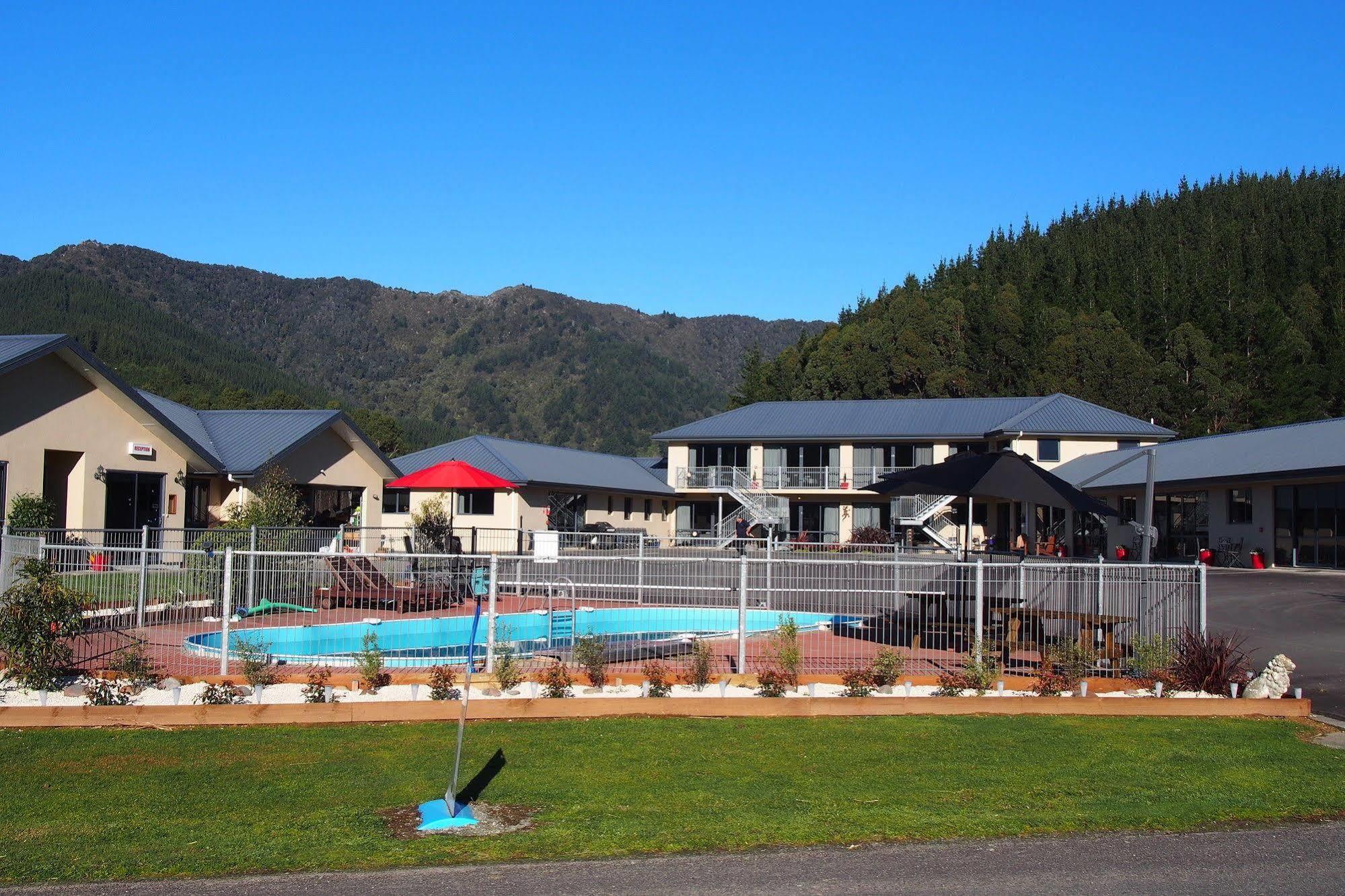 Linkwater Motel And Backpackers Esterno foto