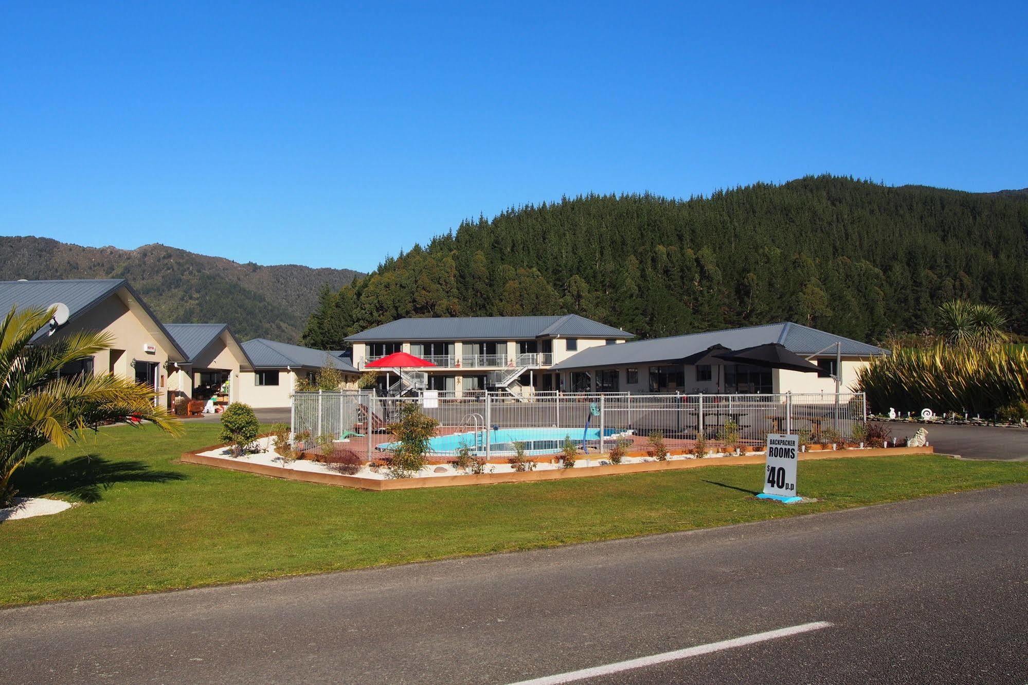 Linkwater Motel And Backpackers Esterno foto